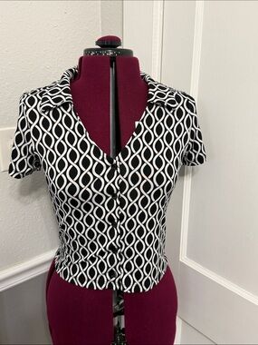 Sweet Rain Black and White Geometric Button-Down Top